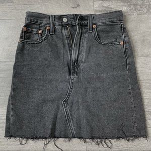 Levi’s skirt, size 24